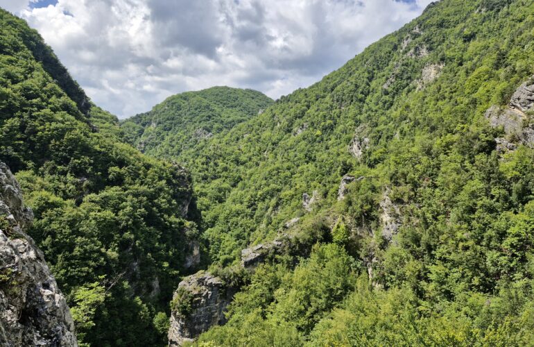 Le gole, il Salinello e San Michele Arcangelo